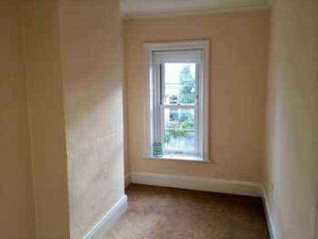 Image of 4 bedroom Terraced house for sale in Hampton Road Redland Bristol BS6 at Hampton Road Redland Bristol, BS6 6JD