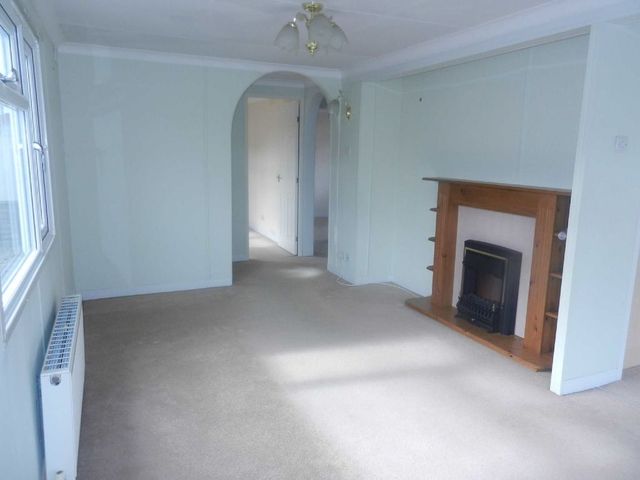  Image of 2 bedroom Property for sale in Harthurstfield Park Fiddlers Green Lane Cheltenham GL51 at Fiddlers Green Lane Cheltenham Cheltenham, GL51 0TB