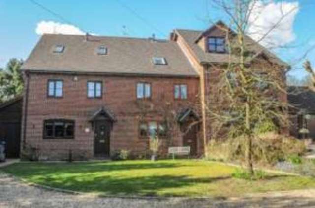  Image of 4 bedroom Detached house for sale in Star Hill Hartley Wintney Hook RG27 at Hartley Wintney Hook Hartfordbridge, RG27 8AQ