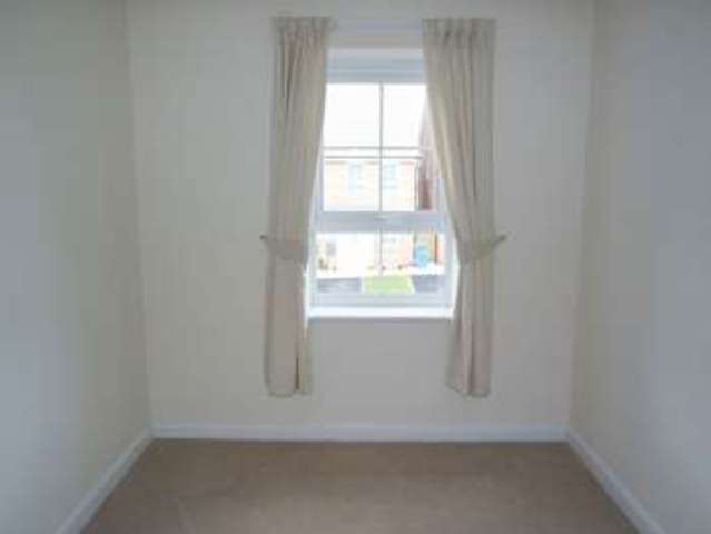  Image of 3 bedroom Semi-Detached house to rent in Havilland Place Stoke-on-Trent ST3 at Havilland Place, Pipers View Meir Stoke-On-Trent, ST3 6FF