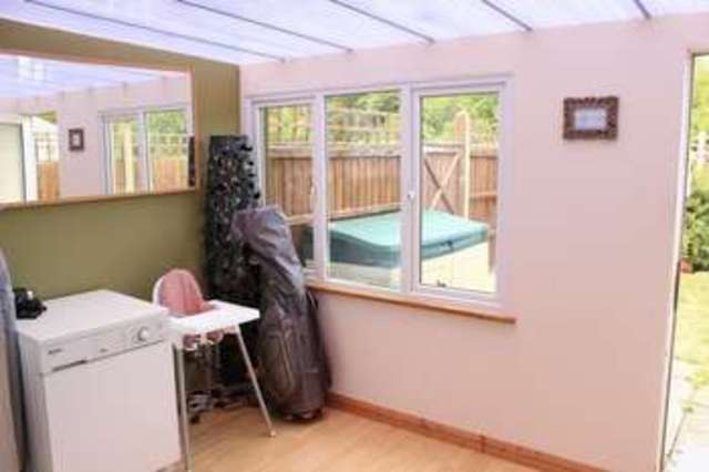  Image of 2 bedroom Detached house for sale in Hawkfields Luton LU2 at Hawkfields  Luton, LU2 7NW