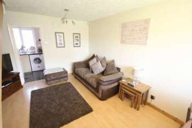  Image of 2 bedroom Detached house for sale in Hawkfields Luton LU2 at Hawkfields  Luton, LU2 7NW