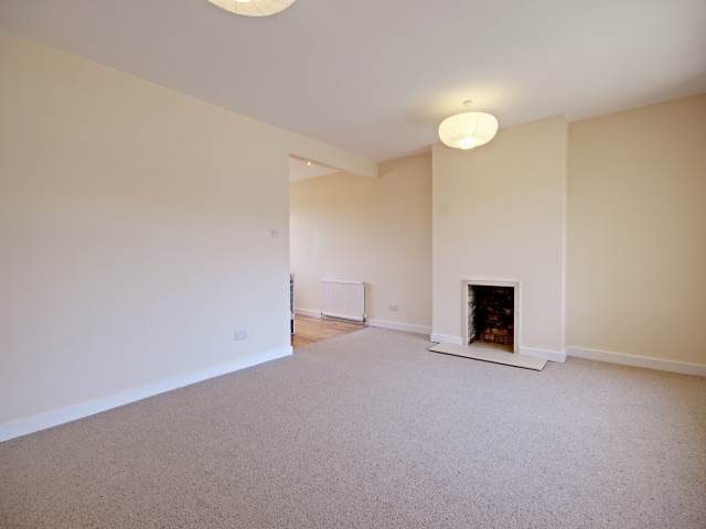  Image of 2 bedroom Flat to rent in Hazelwood Drive St. Albans AL4 at St Albans Hertfordshire Sandridge, AL4 0UP