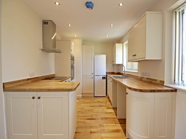  Image of 2 bedroom Flat to rent in Hazelwood Drive St. Albans AL4 at St Albans Hertfordshire Sandridge, AL4 0UP