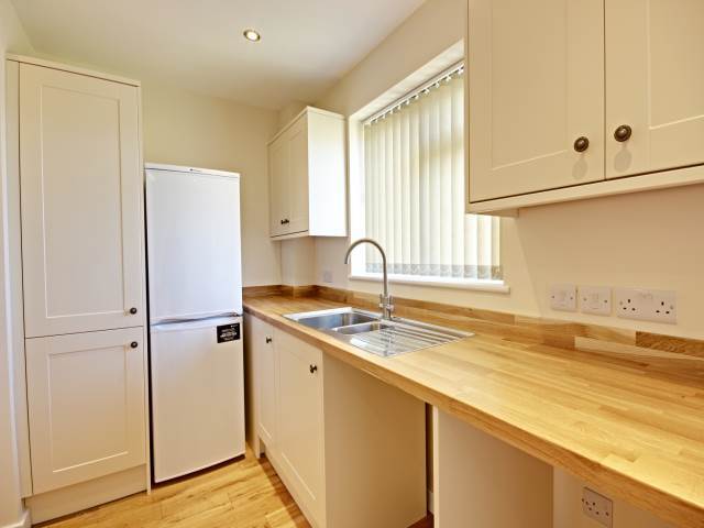  Image of 2 bedroom Flat to rent in Hazelwood Drive St. Albans AL4 at St Albans Hertfordshire Sandridge, AL4 0UP