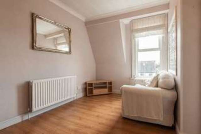  Image of 1 bedroom Flat for sale in Heath Road Twickenham TW1 at Heath Road  Twickenham, TW1 4BN