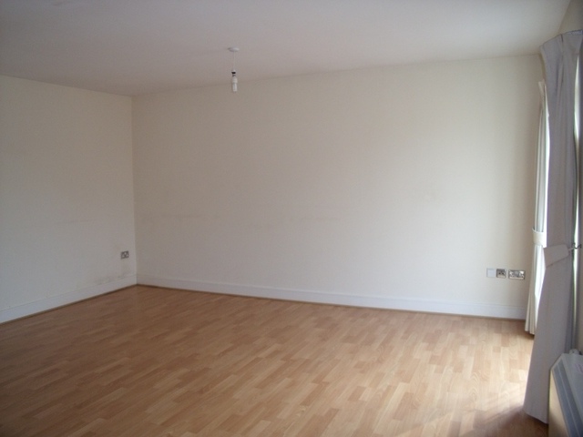  Image of 2 bedroom Apartment to rent in Brinkworth Terrace York YO10 at York, YO10 3DE