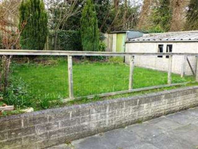  Image of 2 bedroom Bungalow to rent in High Moor Crescent Moortown Leeds LS17 at Leeds  Moor Allerton, LS17 6EE