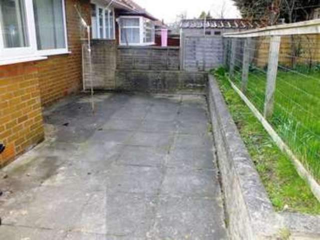  Image of 2 bedroom Bungalow to rent in High Moor Crescent Moortown Leeds LS17 at Leeds  Moor Allerton, LS17 6EE