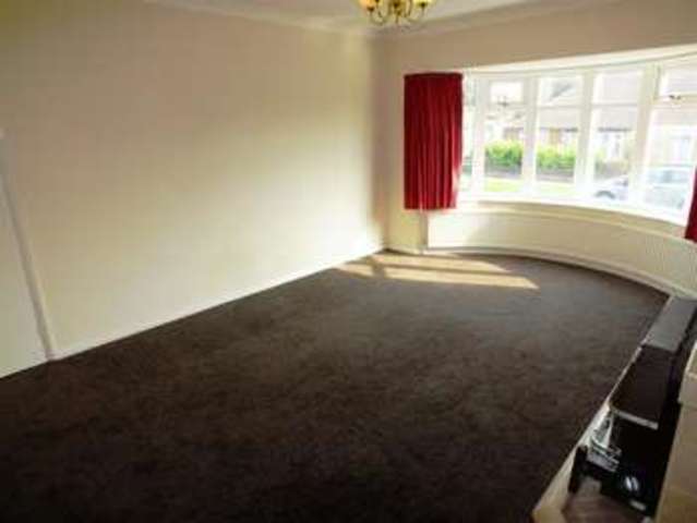  Image of 2 bedroom Bungalow to rent in High Moor Crescent Moortown Leeds LS17 at Leeds  Moor Allerton, LS17 6EE