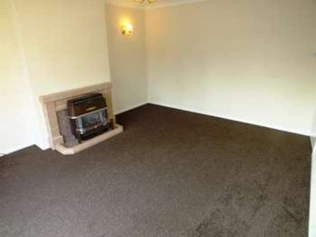  Image of 2 bedroom Bungalow to rent in High Moor Crescent Moortown Leeds LS17 at Leeds  Moor Allerton, LS17 6EE