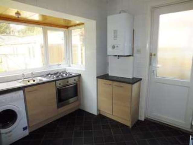  Image of 2 bedroom Bungalow to rent in High Moor Crescent Moortown Leeds LS17 at Leeds  Moor Allerton, LS17 6EE