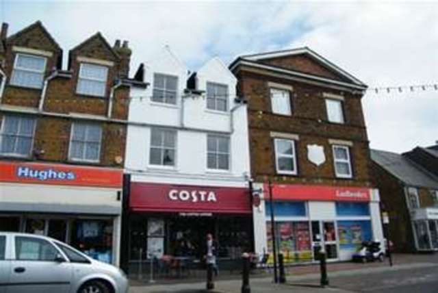  Image of 3 bedroom Flat to rent in High Street Hunstanton PE36 at Hunstanton, PE36 5AF