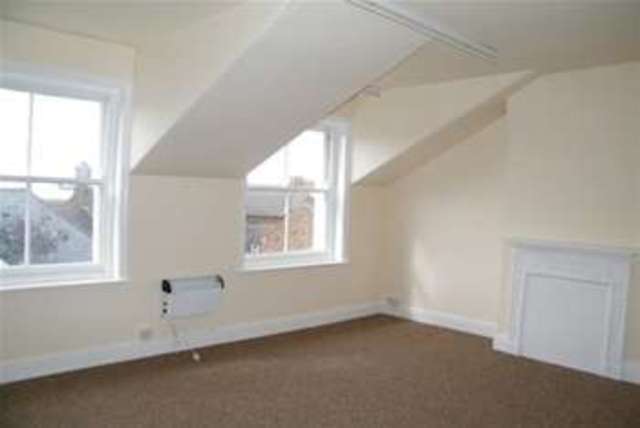  Image of 3 bedroom Flat to rent in High Street Hunstanton PE36 at Hunstanton, PE36 5AF