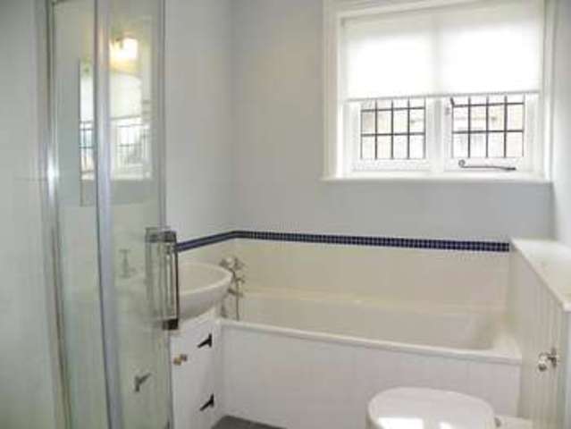  Image of 3 bedroom Semi-Detached house to rent in High Street Nettlebed Henley-on-Thames RG9 at Nettlebed  Henley-On-Thames, RG9 5DD