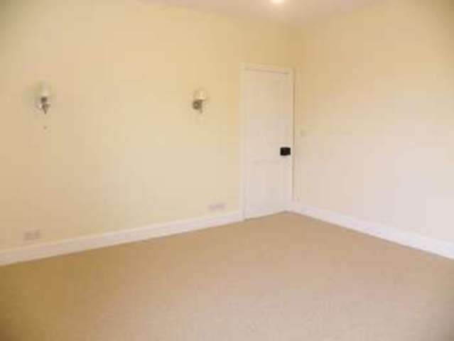  Image of 3 bedroom Semi-Detached house to rent in High Street Nettlebed Henley-on-Thames RG9 at Nettlebed  Henley-On-Thames, RG9 5DD