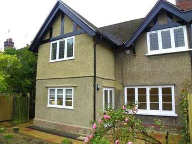  Image of 3 bedroom Semi-Detached house to rent in High Street Nettlebed Henley-on-Thames RG9 at Nettlebed  Henley-On-Thames, RG9 5DD