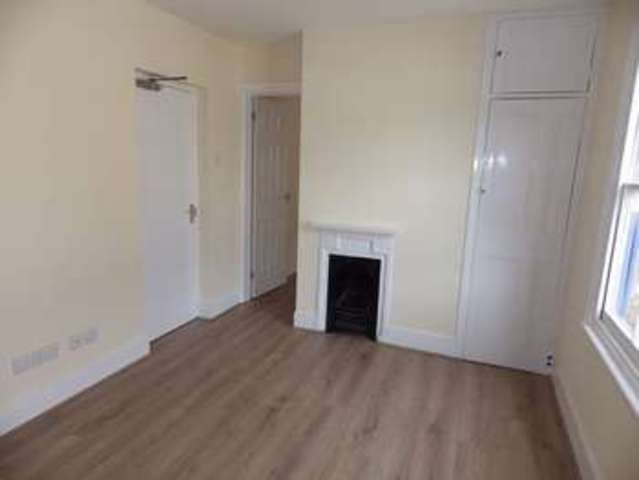  Image of 1 bedroom Flat to rent in High Street St. Neots PE19 at High Street  St. Neots, PE19 1JA