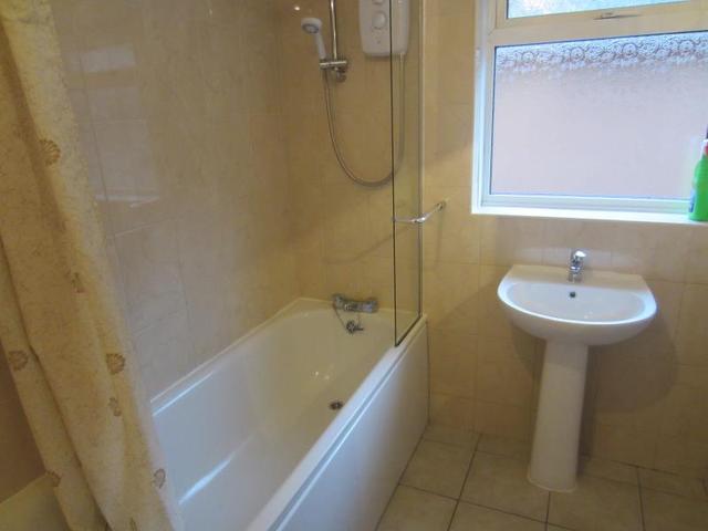  Image of 4 bedroom Detached house to rent in Hitches Lane Edgbaston Birmingham B15 at Birmingham, B15 2LS
