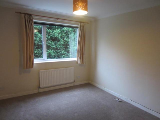  Image of 4 bedroom Detached house to rent in Hitches Lane Edgbaston Birmingham B15 at Birmingham, B15 2LS
