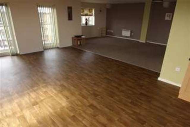  Image of 3 bedroom Penthouse to rent in Bolton Road Blackburn BB2 at Blackburn, BB2 4GY