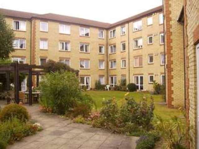  Image of 1 bedroom Retirement Property for sale in Fishers Lane London W4 at 21 Fishers Lane  Chiswick, W4 1YA