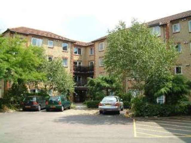  Image of 1 bedroom Retirement Property for sale in Fishers Lane London W4 at 21 Fishers Lane  Chiswick, W4 1YA