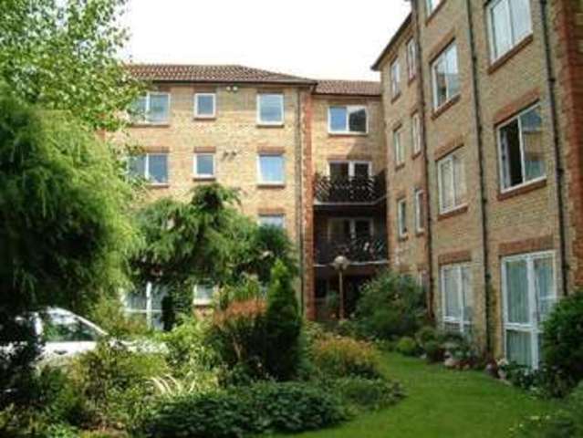  Image of 1 bedroom Retirement Property for sale in Fishers Lane London W4 at 21 Fishers Lane  Chiswick, W4 1YA