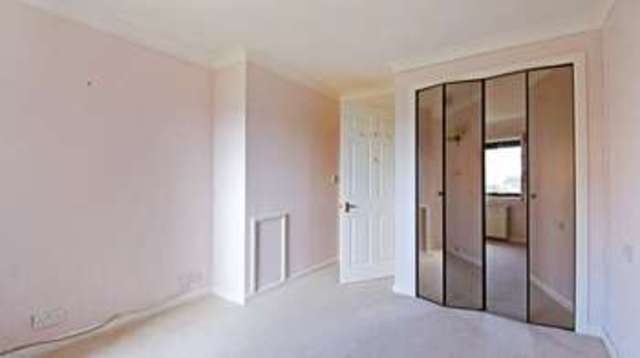  Image of 1 bedroom Retirement Property for sale in Clarence Parade Southsea PO5 at Clarence Parade  Southsea, PO5 3NN