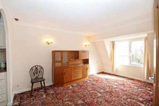 Image of 1 bedroom Retirement Property for sale in Mersham Gardens Southampton SO18 at Mersham Gardens Bitterne Southampton, SO18 6TX