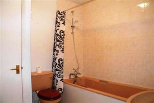  Image of 2 bedroom Flat to rent in Silver Street Honiton EX14 at Honiton, EX14 1QJ