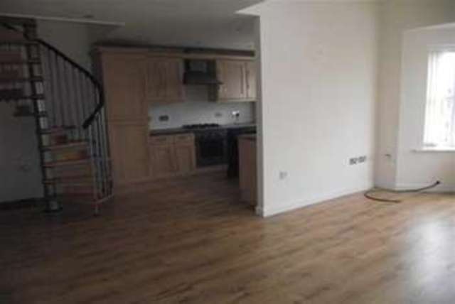  Image of 2 bedroom Flat to rent in Houston Gardens Great Sankey Warrington WA5 at Warrington, WA5 8DN