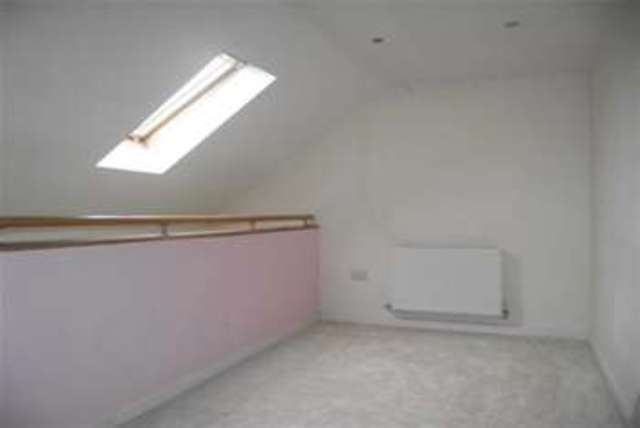  Image of 2 bedroom Flat to rent in Houston Gardens Great Sankey Warrington WA5 at Warrington, WA5 8DN