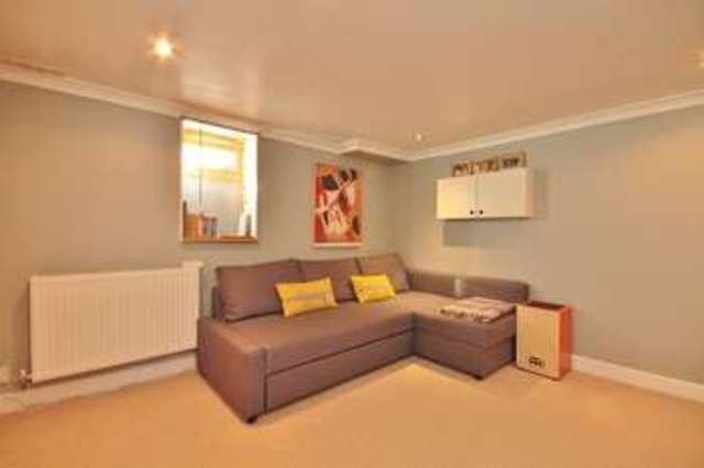  Image of 2 bedroom Terraced house for sale in Humphris Street Warwick CV34 at Warwick Warwickshire, CV34 5RA