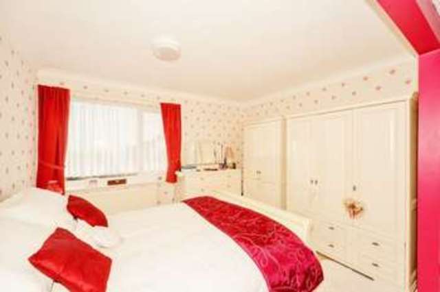 Image of 4 bedroom Detached house for sale in Cliff Road Hythe CT21 at Cliff Road  Hythe, CT21 5XW
