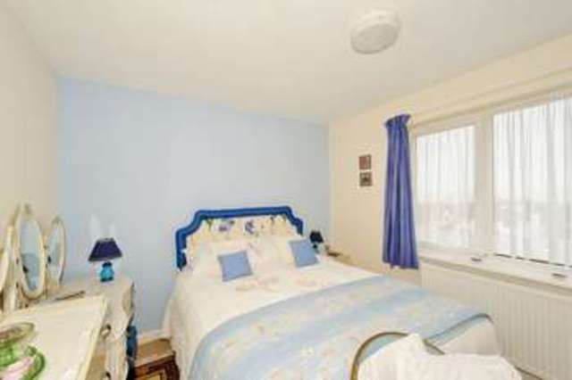  Image of 4 bedroom Detached house for sale in Cliff Road Hythe CT21 at Cliff Road  Hythe, CT21 5XW