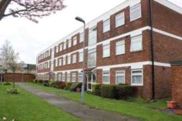  Image of 2 bedroom Flat for sale in Poplar Way Ilford IG6 at Barkingside  Barkingside, IG6 1EL