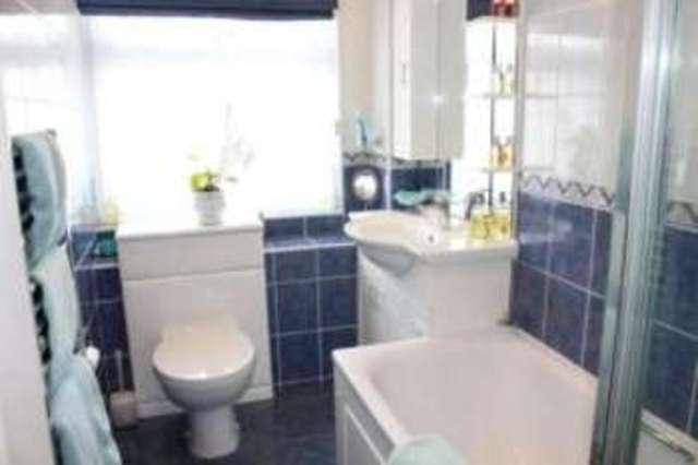  Image of 2 bedroom Flat for sale in Poplar Way Ilford IG6 at Barkingside  Barkingside, IG6 1EL