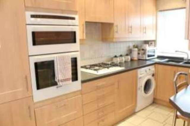  Image of 2 bedroom Flat for sale in Poplar Way Ilford IG6 at Barkingside  Barkingside, IG6 1EL