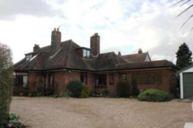 Image of 4 bedroom Bungalow for sale in Valley Road Ipswich IP1 at Ipswich Suffolk Ipswich, IP1 4PE