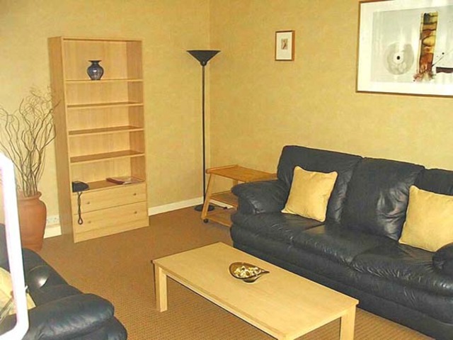  Image of 2 bedroom Flat to rent in Irvine Place Aberdeen AB10 at West End Aberdeen Aberdeen, AB10 6HB