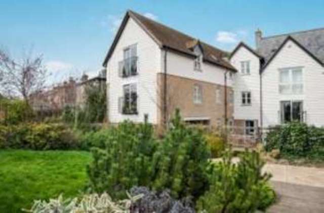  Image of 2 bedroom Flat for sale in South Road Faversham ME13 at South Road Faversham Faversham, ME13 7JN