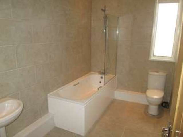 Image of 1 bedroom Flat to rent in John Street Porthcawl CF36 at Porthcawl  Porthcawl, CF36 3AP
