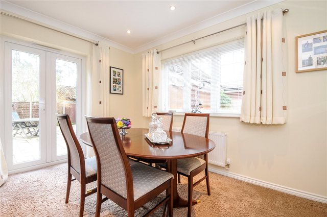  Image of 6 bedroom Detached house for sale in Kiln Close Finchampstead Wokingham RG40 at Finchampstead Wokingham Finchampstead, RG40 3EZ