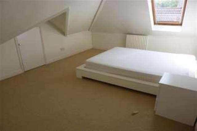  Image of 2 bedroom Flat to rent in Kings Avenue Parkstone Poole BH14 at Poole, BH14 9QQ