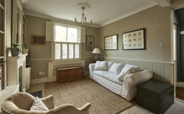  Image of 3 bedroom Semi-Detached house to rent in Kings Road Kingston upon Thames KT2 at Surrey  Kingston Upon Thames, KT2 5JH