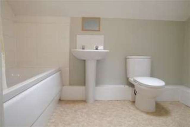  Image of 2 bedroom Detached house to rent in Kingsbury Lane Ringwood BH24 at Ringwood, BH24 1EL