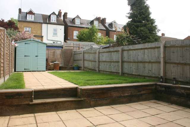  Image of 3 bedroom Semi-Detached house to rent in Kingsland Road Hemel Hempstead HP1 at Kingsland Road Boxmoor Hemel Hempstead, HP1 1QD