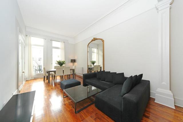  Image of 1 bedroom Flat to rent in Ladbroke Gardens London W11 at Ladbroke Gardens  London, W11 2PT