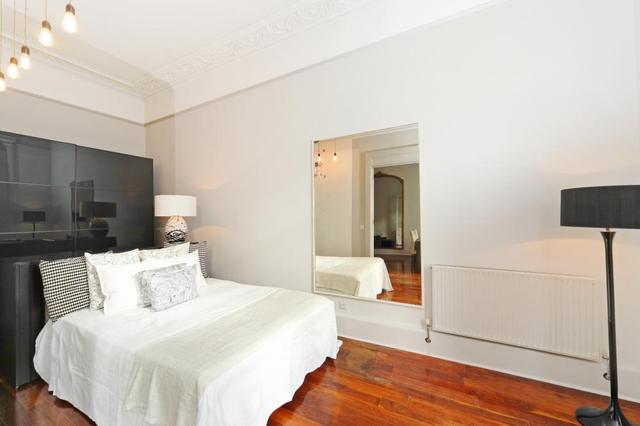 Image of 1 bedroom Flat to rent in Ladbroke Gardens London W11 at Ladbroke Gardens  London, W11 2PT